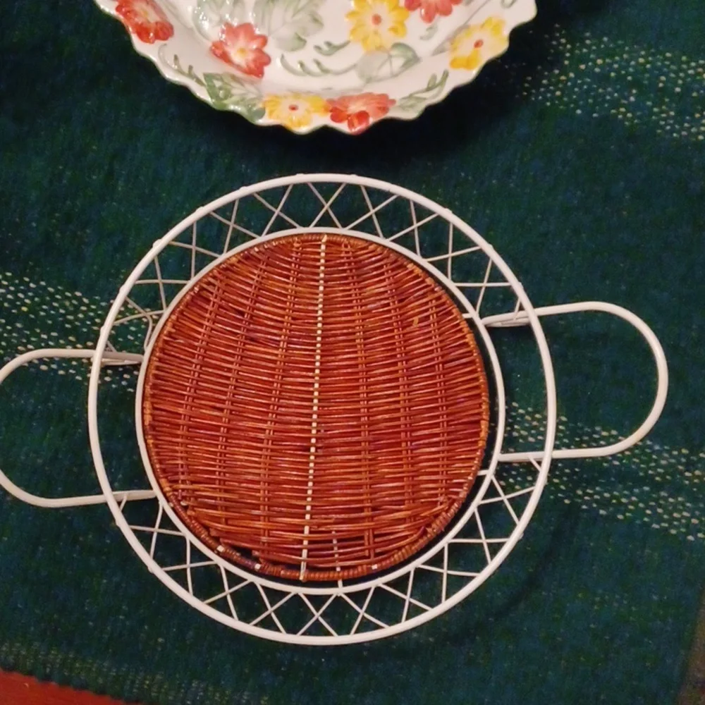Vintage Temptations by Tara Presentable Ovenware with trivet and stand - Picture 5 of 9